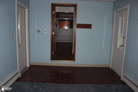 8047 Seymour Rd, Flushing, MI 48433 photo 15