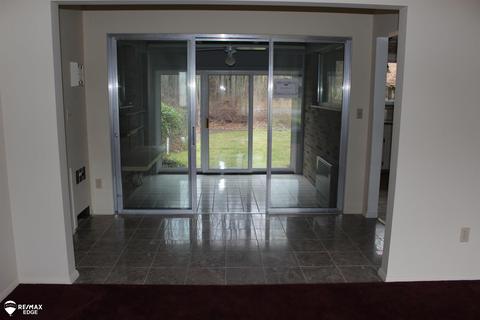 8047 Seymour Rd, Flushing, MI 48433 photo 19