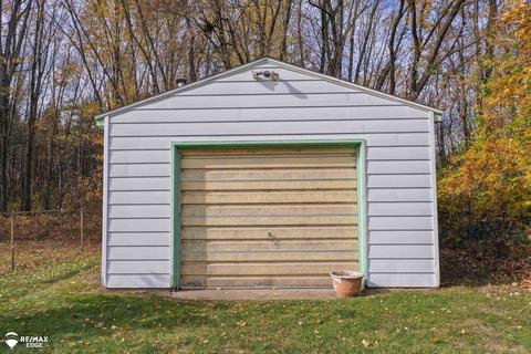 8047 Seymour Rd, Flushing, MI 48433 photo 45