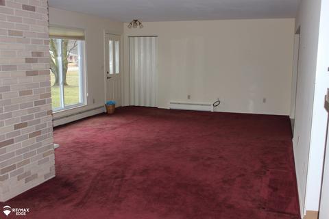 8047 Seymour Rd, Flushing, MI 48433 photo 6