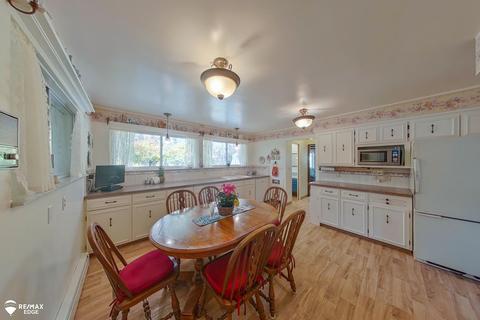8047 Seymour Rd, Flushing, MI 48433 photo 10