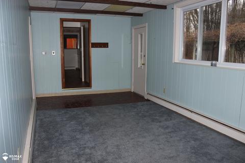 8047 Seymour Rd, Flushing, MI 48433 photo 17