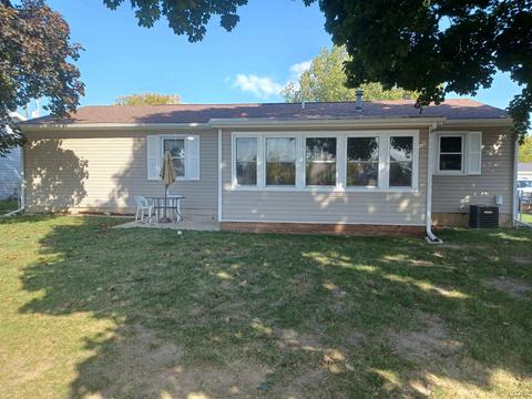 1019 Brookside, Adrian, MI 49221 photo 7