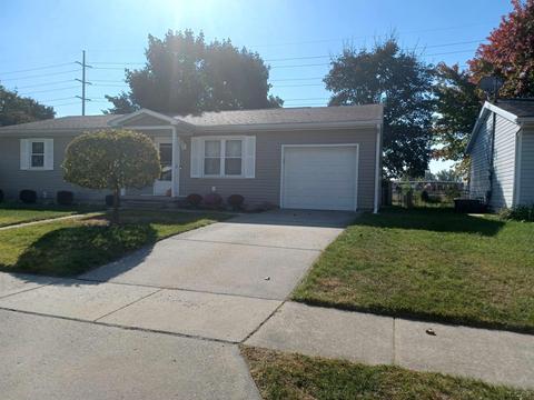 1019 Brookside, Adrian, MI 49221 photo 3