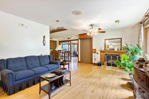 704 S Occidental, Tecumseh, MI 49286 photo 4