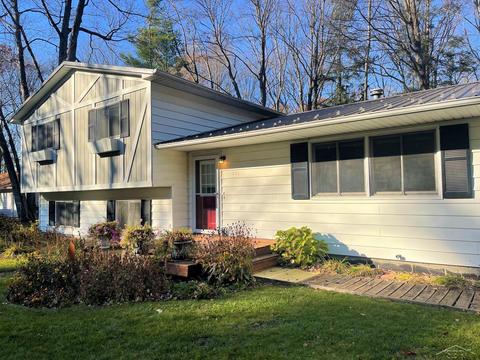 591 E Olson Rd, Midland, MI 48640 photo 3