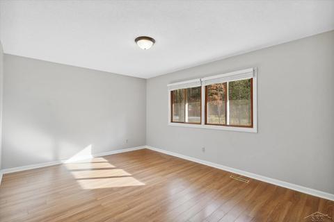 591 E Olson Rd, Midland, MI 48640 photo 10