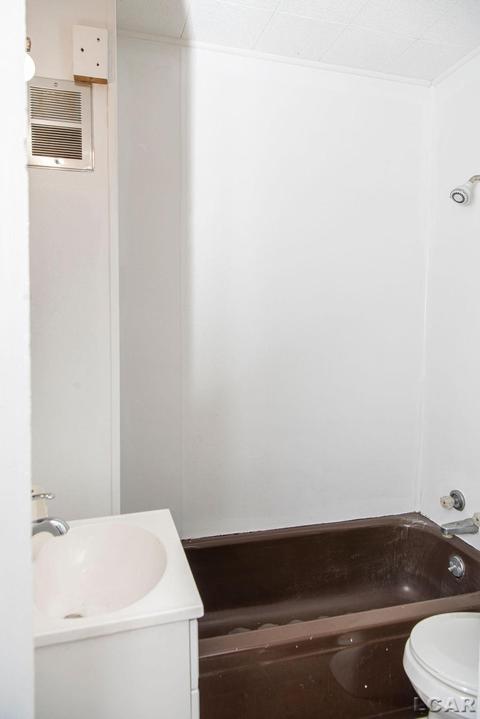 420 Elm St, Adrian, MI 49221 photo 21