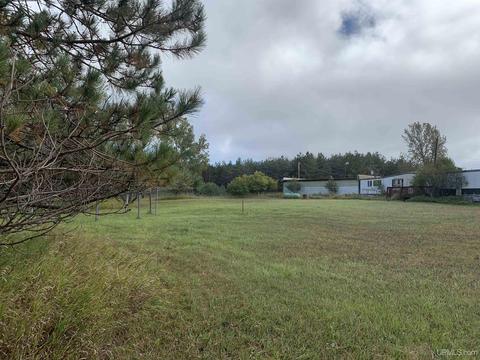 6130 E 5 Rd, Bark River, MI 49807 photo 2