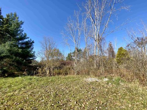 2805 E Cody Estey, Pinconning, MI 48650