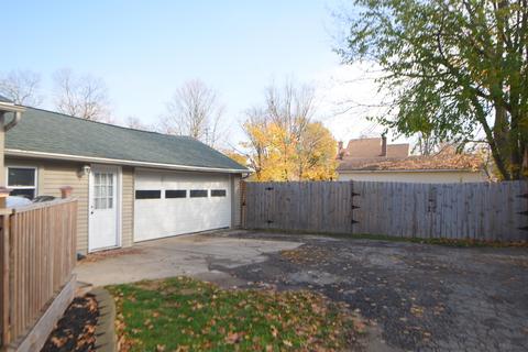 648 Pine St, Owosso, MI 48867 photo 2