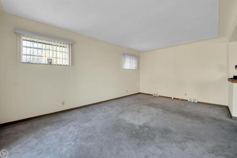 16320 Aurora, Eastpointe, MI 48021 photo 7