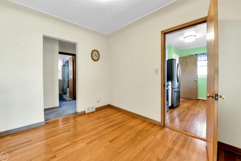 16320 Aurora, Eastpointe, MI 48021 photo 9