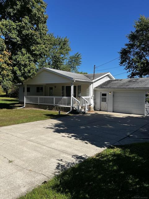 1203 Willows, Ithaca, MI 48847 photo 2