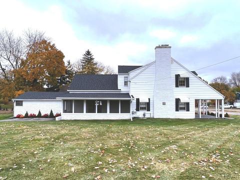 2 Scott Ct, Adrian, MI 49221 photo 4