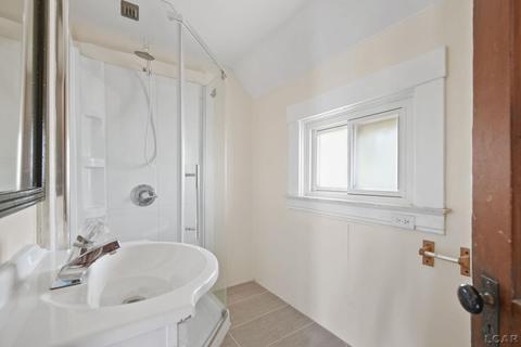 810 E Church St, Adrian, MI 49221 photo 23