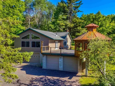 2320 W W Grv, Marquette, MI 49855