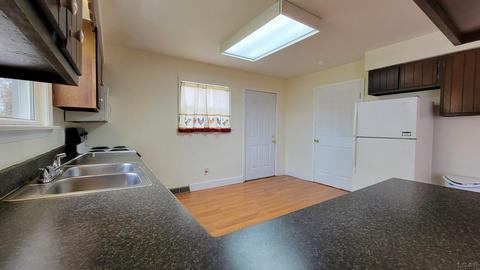 1205 W Carleton, Adrian, MI 49221 photo 5