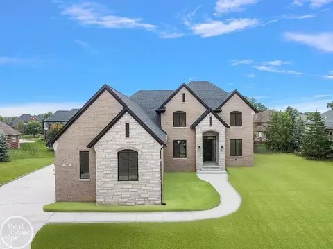 7297 Arborvitae Ct, Shelby Township, MI 48316