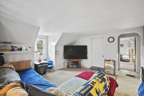 533 S Madison, Adrian, MI 49221 photo 4