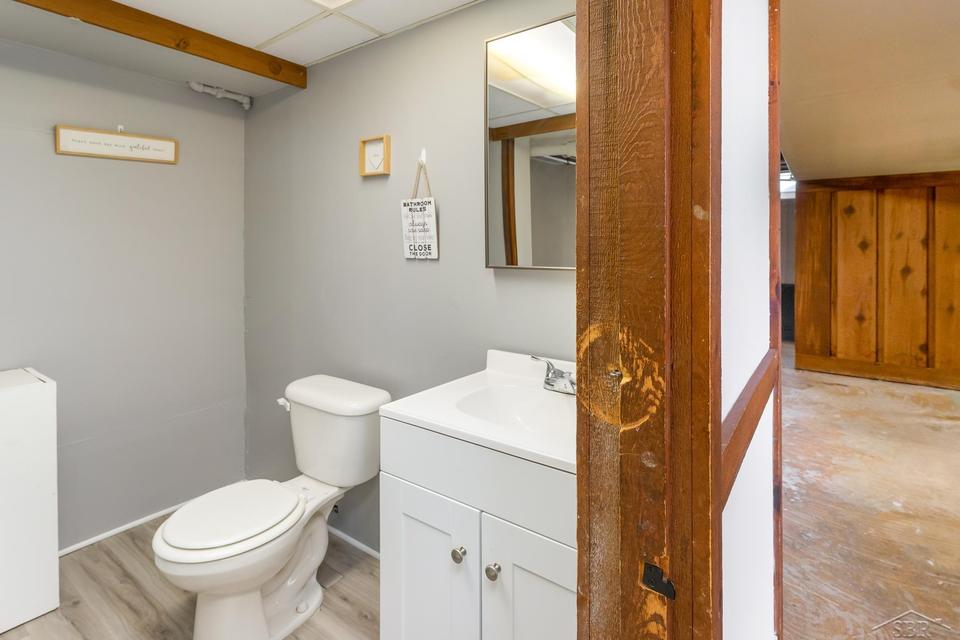  308 Wilson Dr, Midland, MI 48642 photo 17