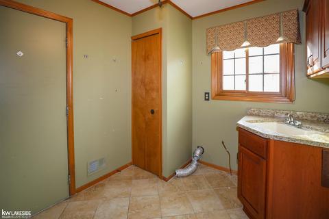 46143 Jackson Dr, Macomb, MI 48044 photo 13