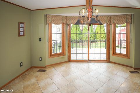 46143 Jackson Dr, Macomb, MI 48044 photo 10