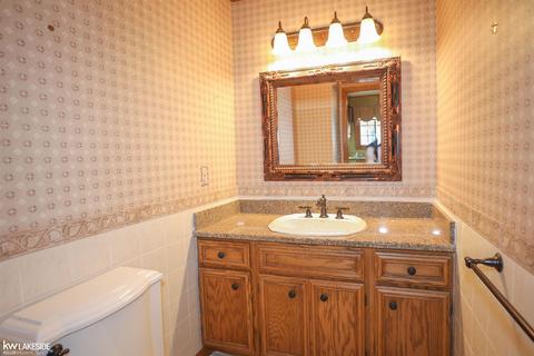46143 Jackson Dr, Macomb, MI 48044 photo 14