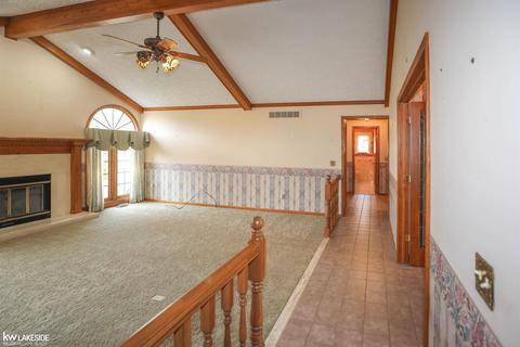 46143 Jackson Dr, Macomb, MI 48044 photo 12