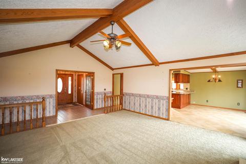 46143 Jackson Dr, Macomb, MI 48044 photo 6