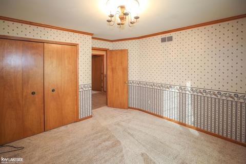 46143 Jackson Dr, Macomb, MI 48044 photo 17