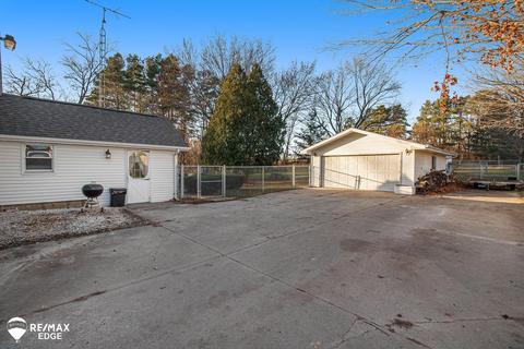 9441 E Coldwater, Davison, MI 48423 photo 4