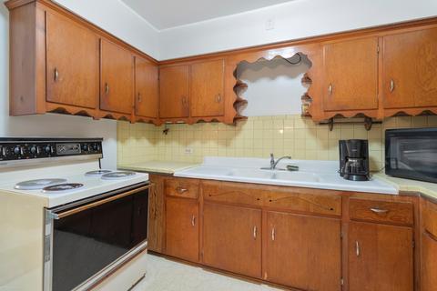 21307 Behrendt, Warren, MI 48091 photo 10