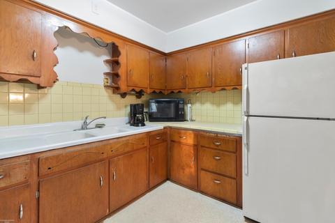 21307 Behrendt, Warren, MI 48091 photo 9