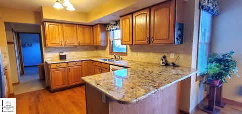 820 Meadow Dr, Davison, MI 48423 photo 8