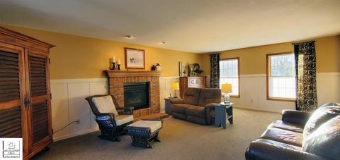 820 Meadow Dr, Davison, MI 48423 photo 3