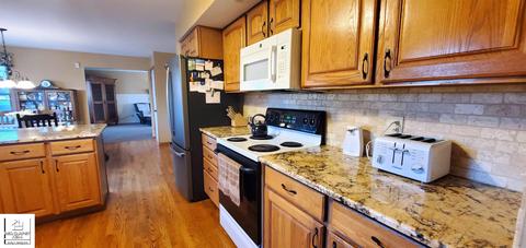 820 Meadow Dr, Davison, MI 48423 photo 9