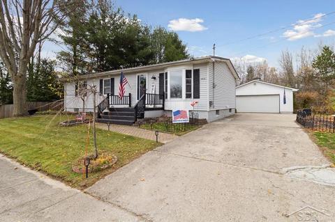 304 E 8th, Pinconning, MI 48650 photo 3