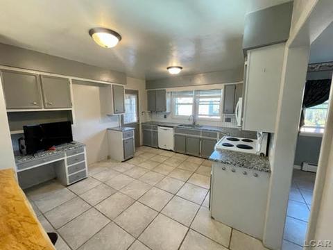 504 2nd St, Addison, MI 49220 photo 5