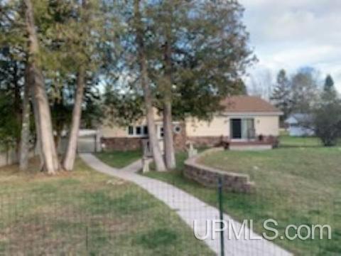 4439 10th Rd, Bark River, MI 49807 photo 1