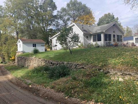 1409 Main, Leonard, MI 48367 photo 1