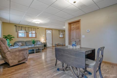 1925 E Seventh Ave, Norway, MI 49870 photo 14