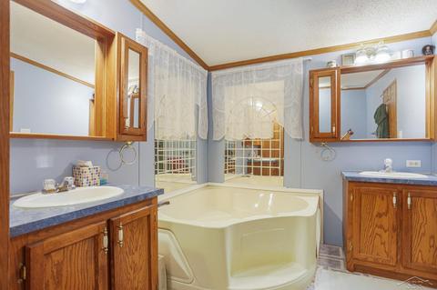 1634 Mannsiding, Harrison, MI 48625 photo 13