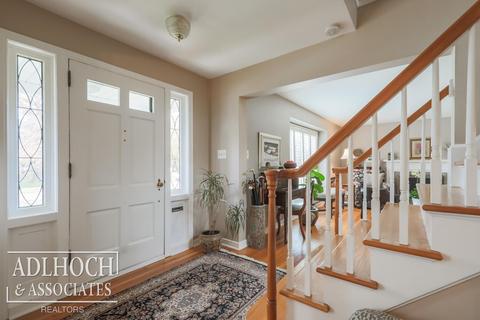 623 Barrington, Grosse Pointe Park, MI 48230 photo 4