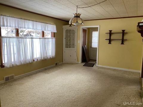739 Elliott, Ishpeming, MI 49849 photo 3