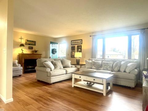 990 Beech, Bad Axe, MI 48413 photo 2