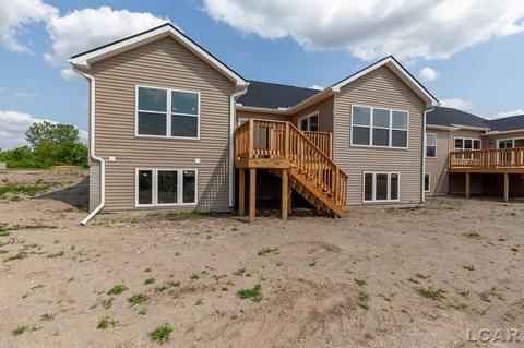 2802 Hope UNIT 19, Adrian, MI 49221 photo 9
