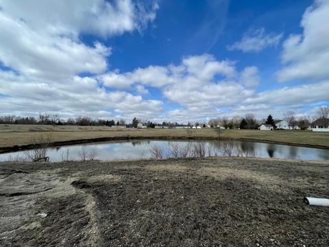 2802 Hope UNIT 19, Adrian, MI 49221 photo 12