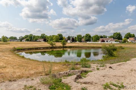 2802 Hope UNIT 19, Adrian, MI 49221 photo 11