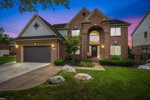 47040 Brennan Dr, Macomb, MI 48044 photo 2